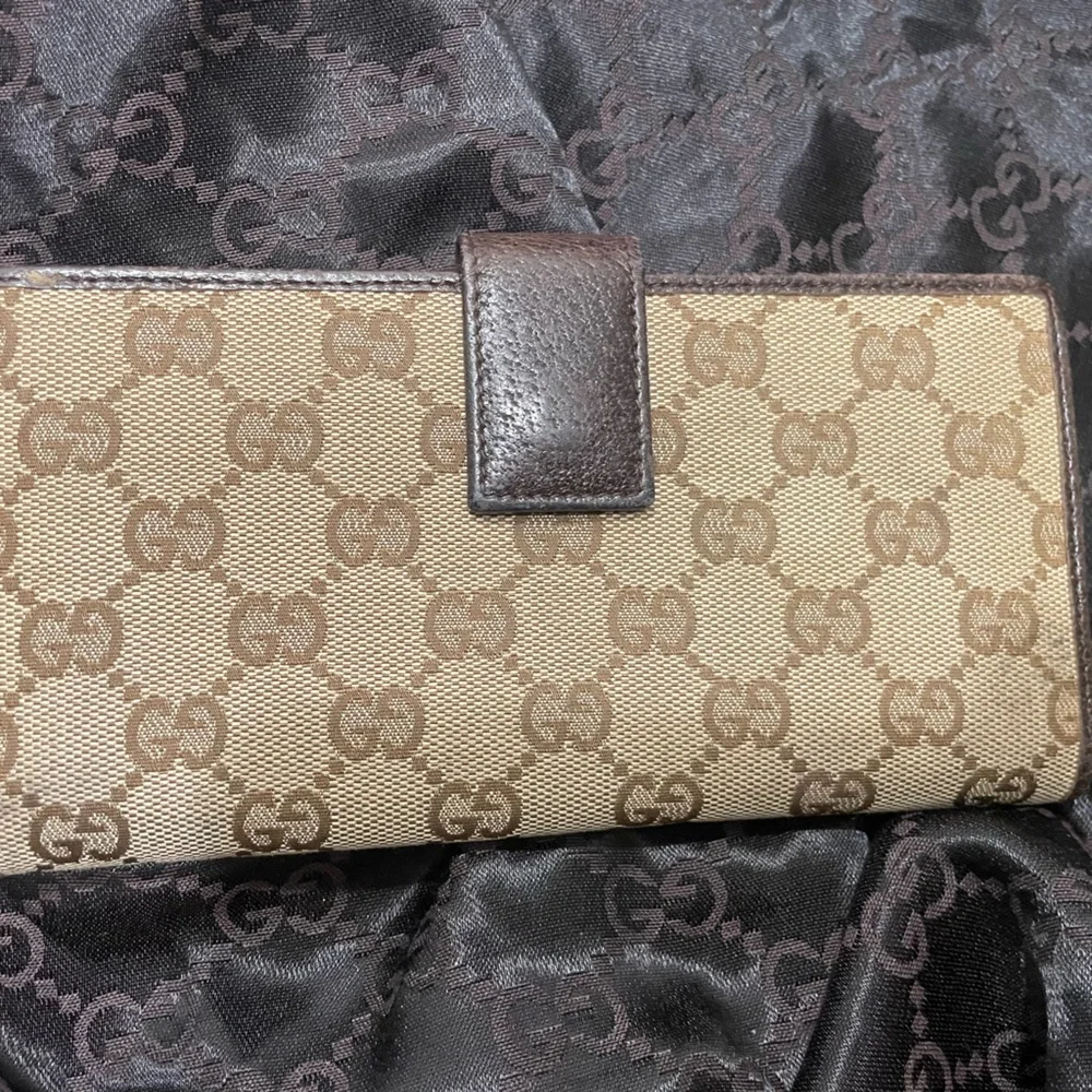 Gucci Tan and Brown Monogram Wallet - Picture 2 of 4
